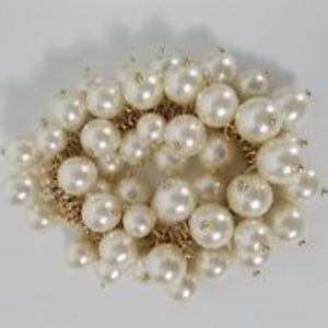 J. Crew Daisy Stretch Pearl Bracelet